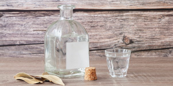 Bouteille de rhum blanc